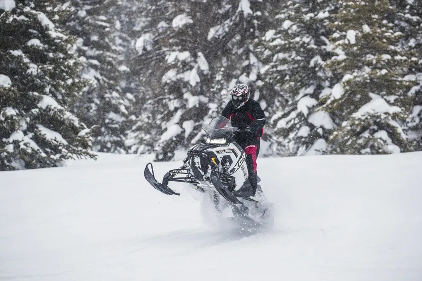 Polaris 800 Rush XCR 2018 : aperçu | Motos Illimitées alt