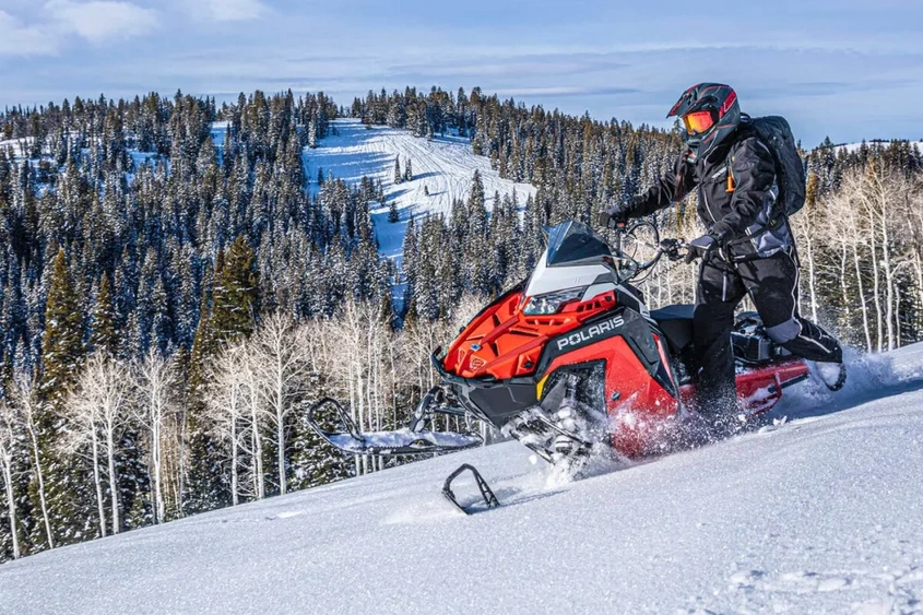 Motoneiges hors-piste alt