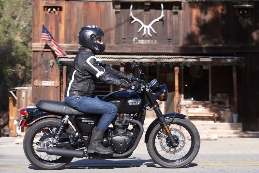 Triumph Bonneville T100 2017 : aperçu | Motos Illimitées alt