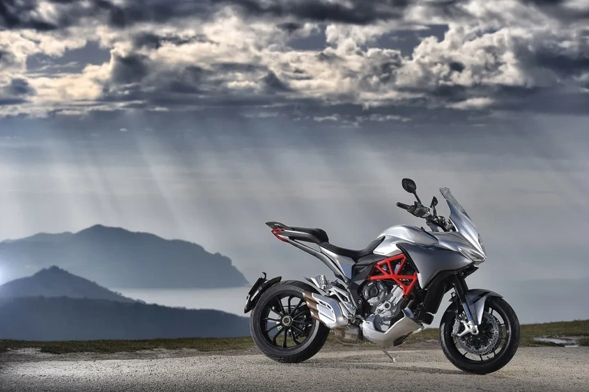 MV Agusta Turismo Velose 800 : aperçu | Motos Illimitées alt