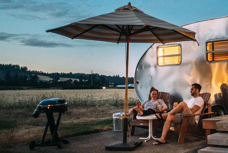 Discover camping this summer by renting an RV alt