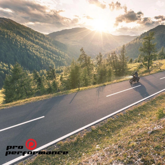 LE PRINTEMPS EST LÀ : PRÉPAREZ-VOUS A SORTIR VOS MOTOS POUR LA SAISON – LES ÉTAPES ESSENTIELLES DE LA DÉSHIVERNISATION. alt