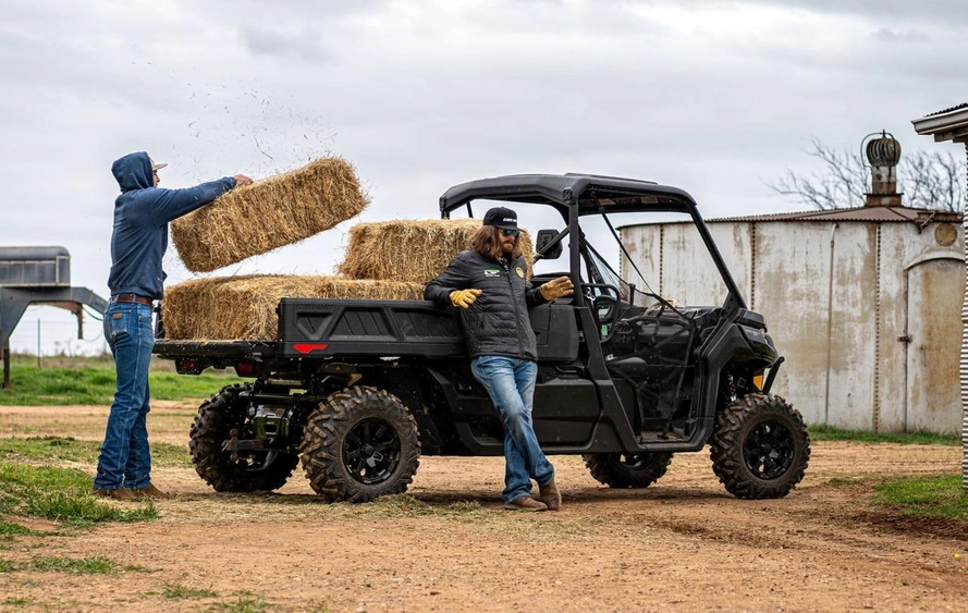 Can-Am Defender vs Polaris Ranger: Why More Alberta Riders Are Choosing the Defender alt