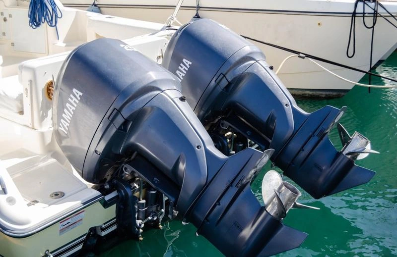 Discover the Advantages of 4-Stroke Outboard Motors alt