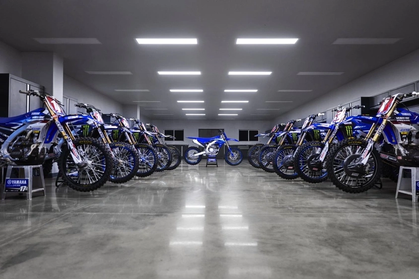 New Yamaha YZ250F in Detail alt