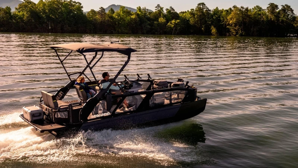 Le saviez-vous ? Le Sea-Doo Switch Fish : le ponton parfait pour la pêche… et la famille ! alt