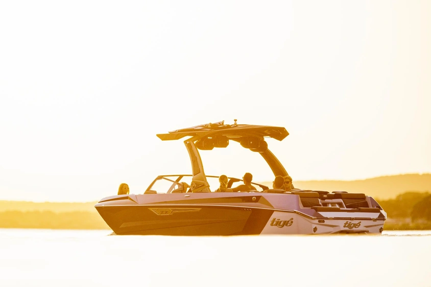 Top Surf Features on the 2026 Tigé Boat Lineup alt