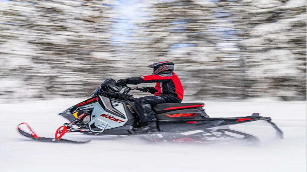 L’HIVER RIME AVEC LA MOTONEIGE AVEC POLARIS alt