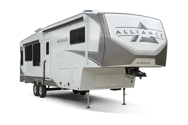 Fifth-Wheel Trailer alt
