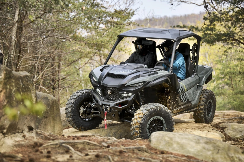 Pourquoi choisir un côte-à-côte Yamaha pour vos aventures et vos travaux