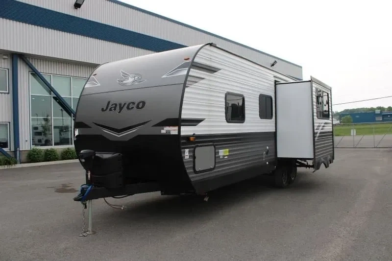 Comparatif de VR Keystone vs Forest River vs Jayco alt