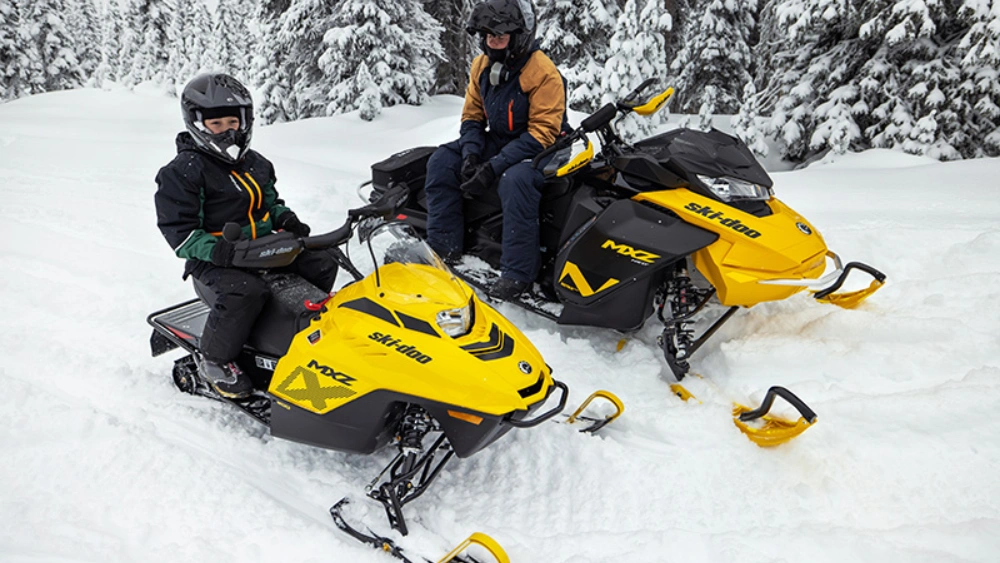 Youth Snowmobiles: How to Choose the Right Sled (and Size It to the Rider) alt