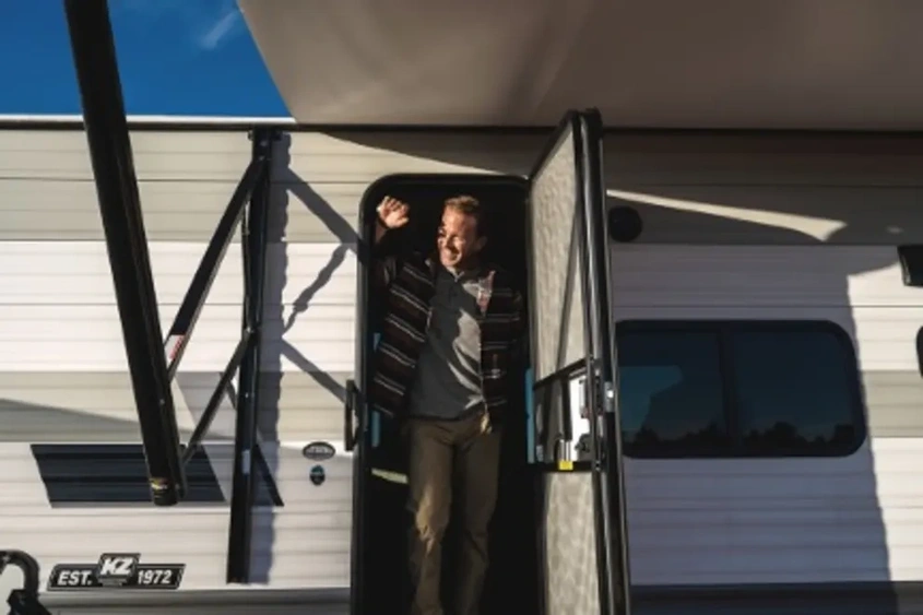 Accessories You Need for an RV Road Trip alt