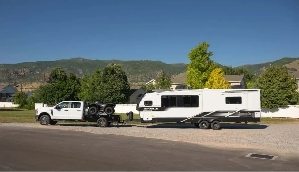 Top 5: Things to Know Before Starting Camping in a Trailer or RV alt