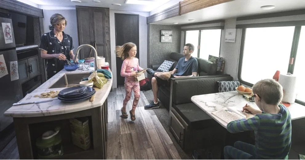How to Stay Organized in Your RV in 5 Easy Tips alt