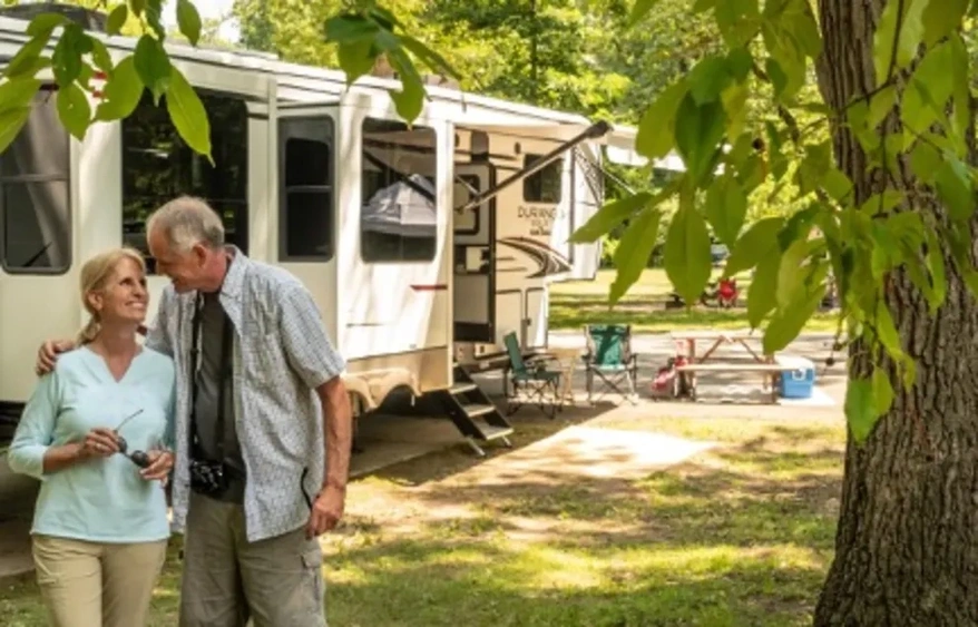 Camping en véhicule : Conseils pour une nuit bon marché, sûre et confortable alt