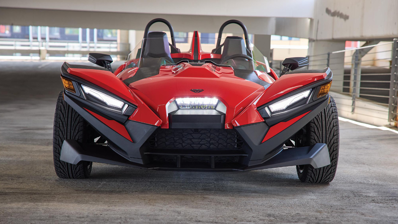vue frontale d'un Polaris Slingshot S 2025