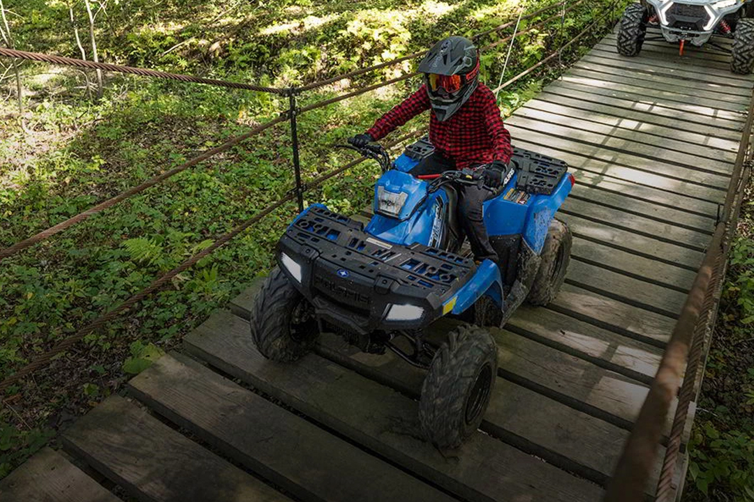 Vue du Polaris Sportsman 110 Velocity 2023