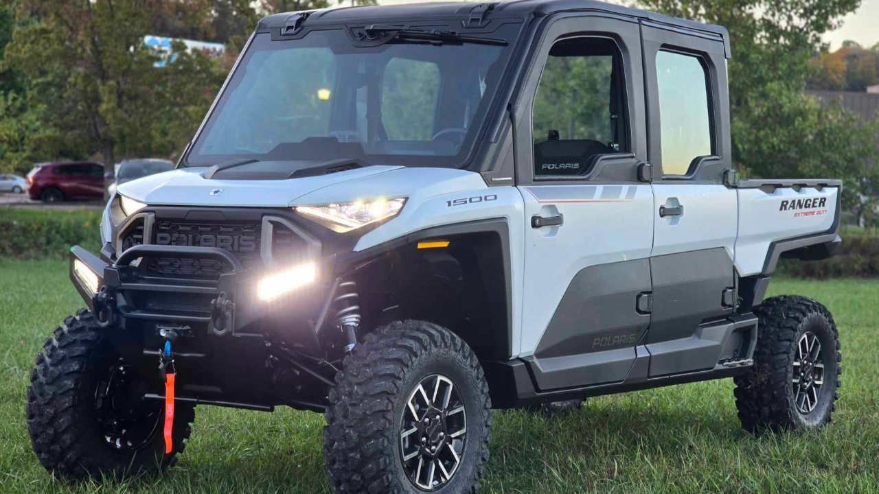 front side view of a Polaris Ranger XD 1500 Northstar Ultimate side-by-side
