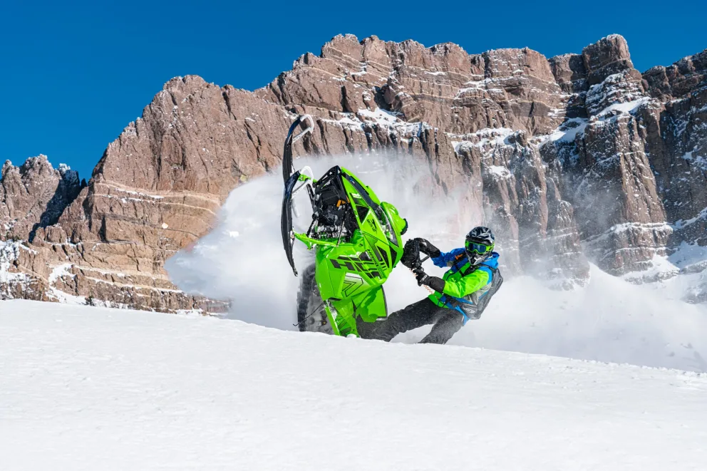 Motoneiges Arctic Cat 2022 Snowmagasson - Snowcheck - motos illimitees Terrebonne