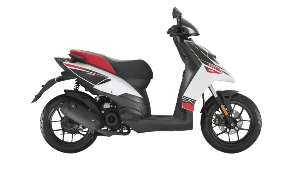 vue latérale d'un scooter Aprilia SR50
