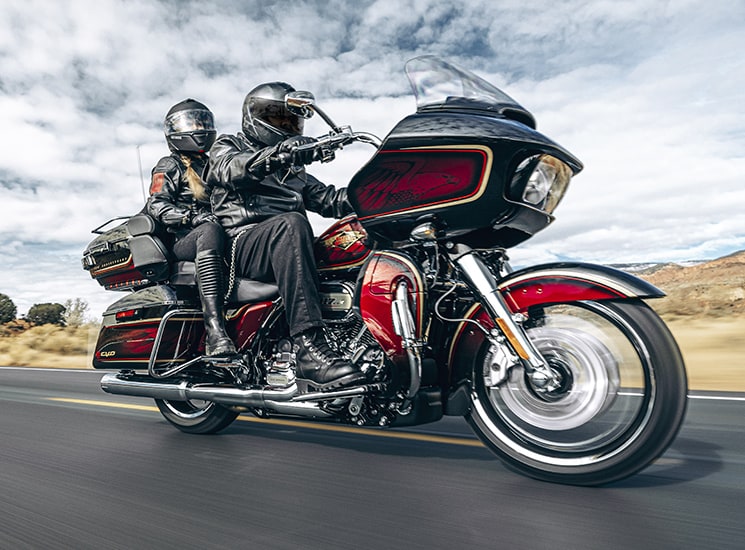 CVO<sup>TM</sup> Road Glide® Limited Anniversary Edition